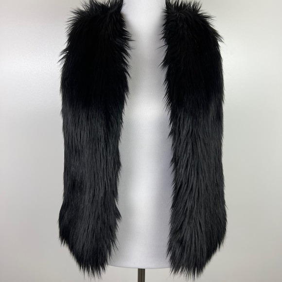 Abercrombie & Fitch Jackets & Blazers - Abercrombie & Fitch Faux Fur Open Front Vest, Small